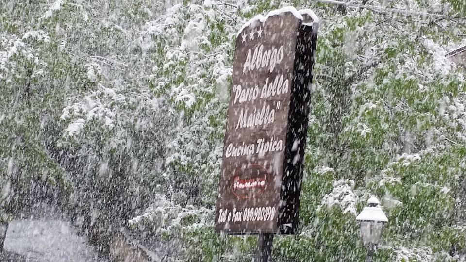Albergo Parco Della Maiella 圣埃乌费米亚阿马伊埃拉 外观 照片