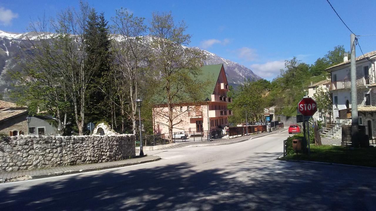 Albergo Parco Della Maiella 圣埃乌费米亚阿马伊埃拉 外观 照片