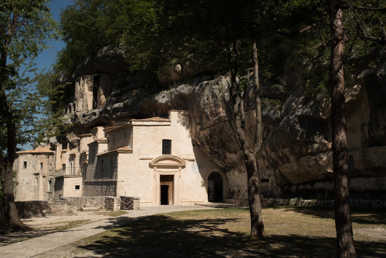 Albergo Parco Della Maiella 圣埃乌费米亚阿马伊埃拉 外观 照片